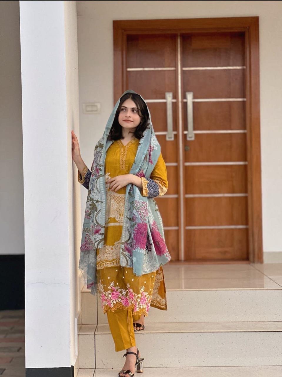 027b2946-de8f-4643-a2af-084a6c1d85f8-2 THREE-PIECE UNSTITCHED LAWN SET - Image 6