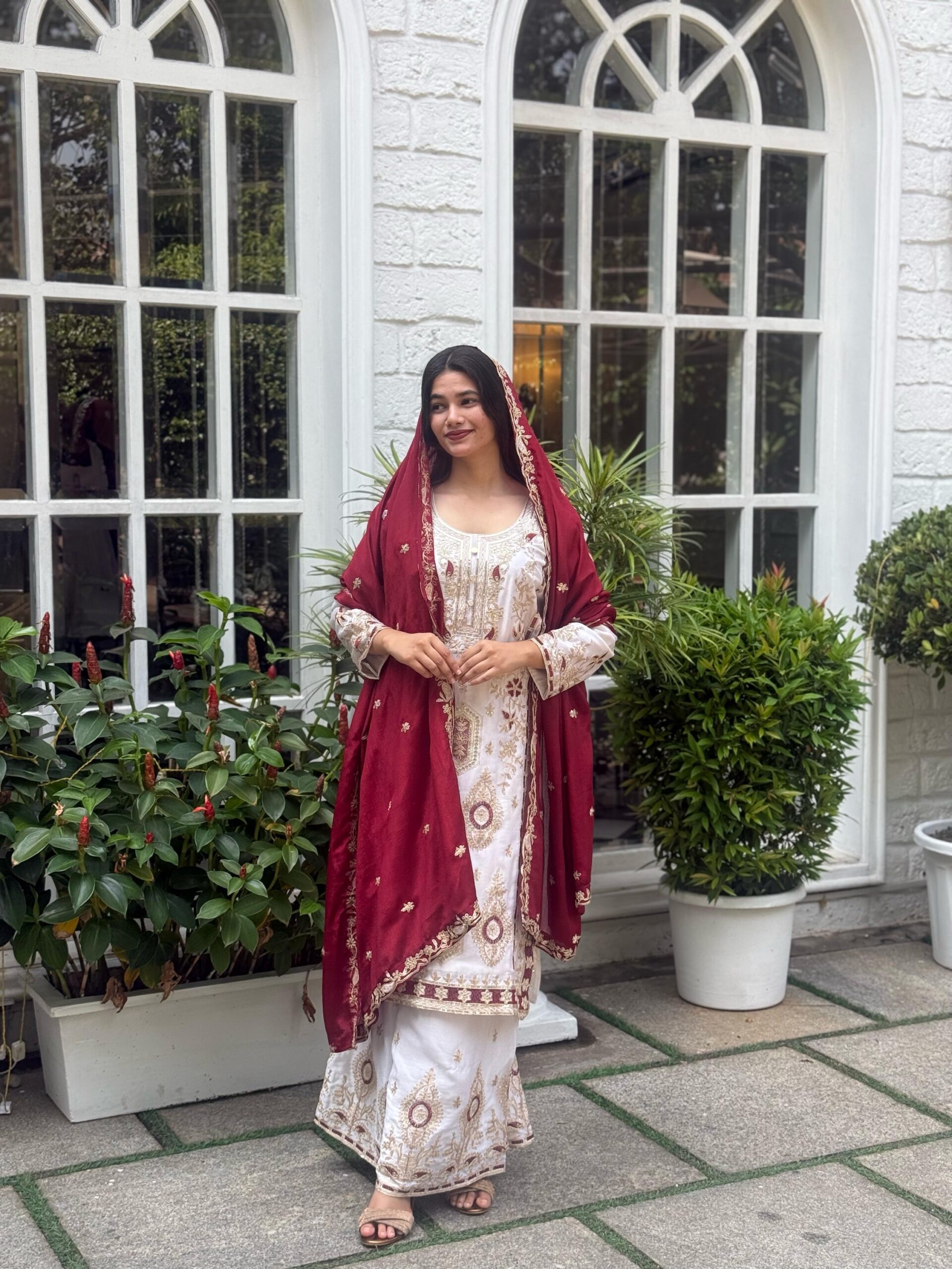 0414dab4-6290-4fb3-9604-e88079fba87d-2 SIMPLE ELEGANT SHARARA SET - Image 4