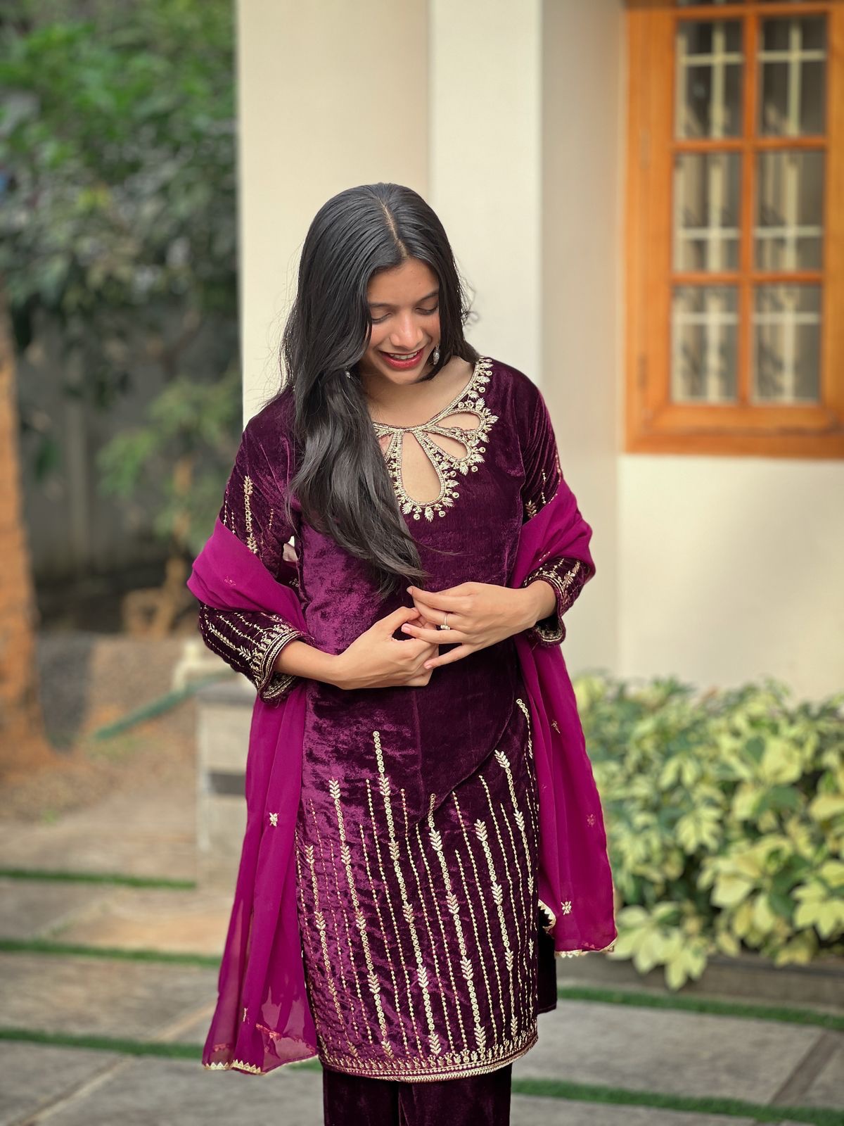 0a48b08c-c243-4045-8bcb-86a48f1ba525 CLASSY VELVET PARTY WAER SET - Image 5