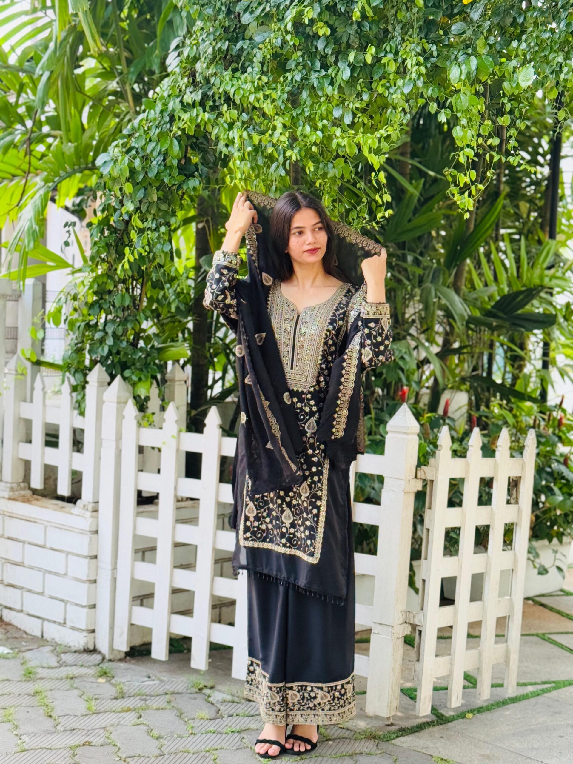 167d269f-0306-4d3d-8aab-c500e37d37a0 ROYAL BLACK SHARARA SET - Image 3