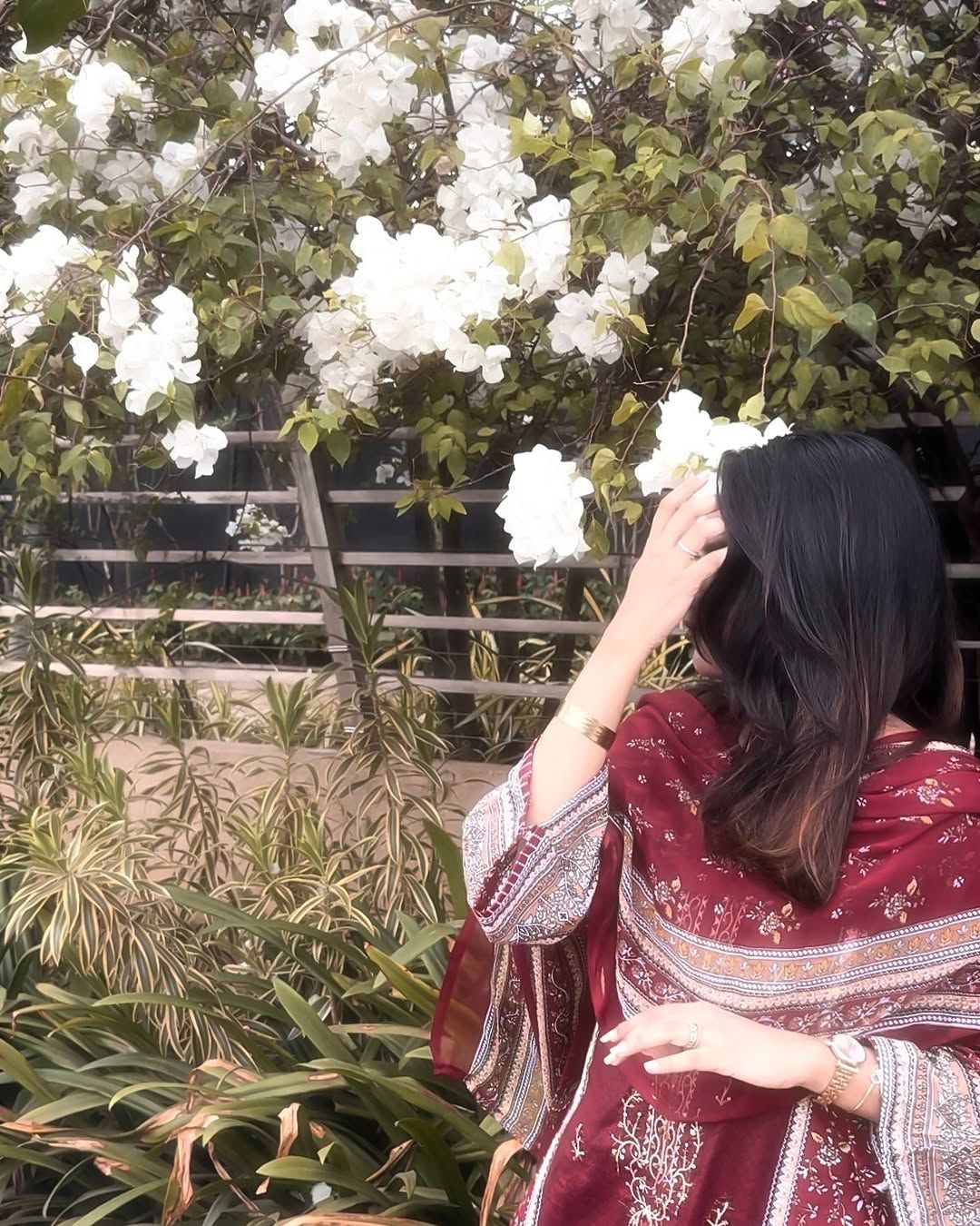 2e5394da-ffc5-4dfc-b4c2-0e73a889eba4 EMBRODERD PREMIUM UNSTITCHED LAWN - Image 3