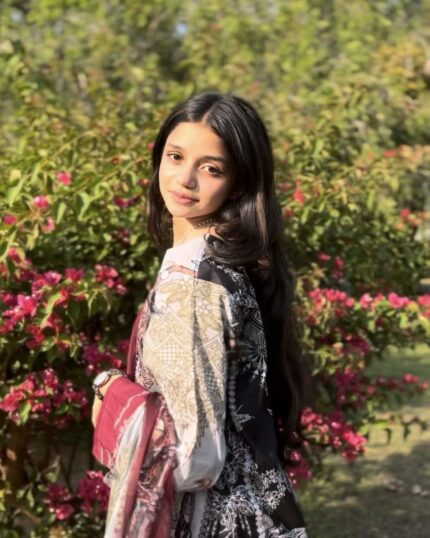 SIMPLE UNSTITCHED LAWN