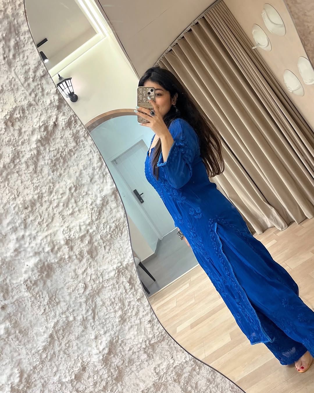 9a32f62f-8cf2-4bb8-bcf7-609ff3b4588d ROYAL BLUE CHIKANKARI EDITION - Image 8