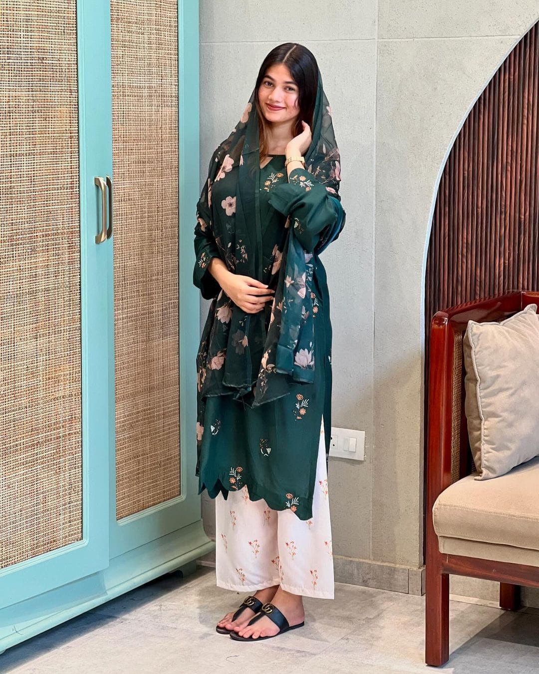 whatsapp-image-2025-07-04-at-10-56-22-pm PREMIUM RAYON PAKISTANI SET - Image 4