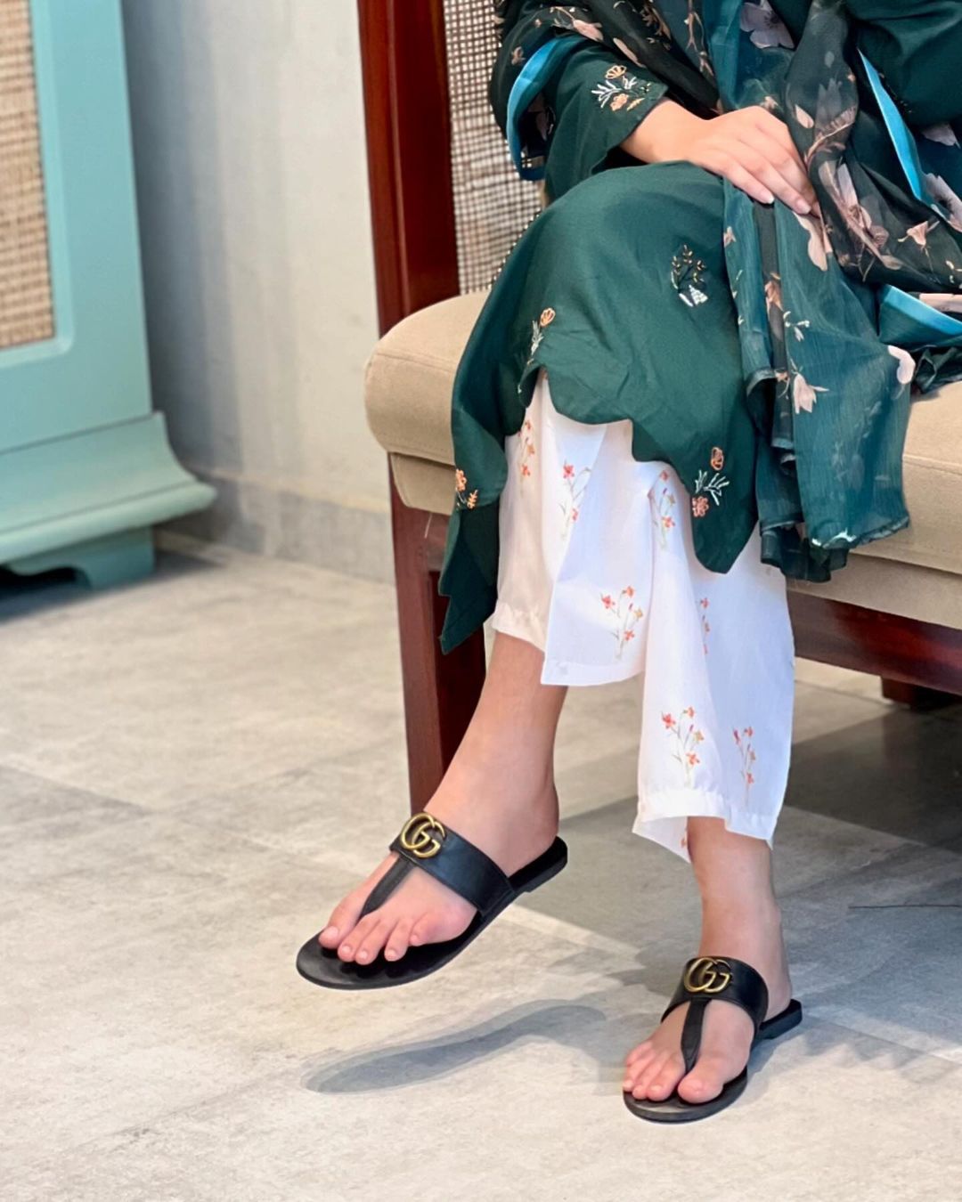 whatsapp-image-2025-07-04-at-10-56-23-pm-2 PREMIUM RAYON PAKISTANI SET - Image 5