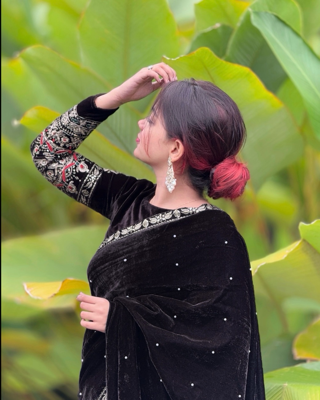 screenshot-5 LUXURY VELVET SAREE - Image 3