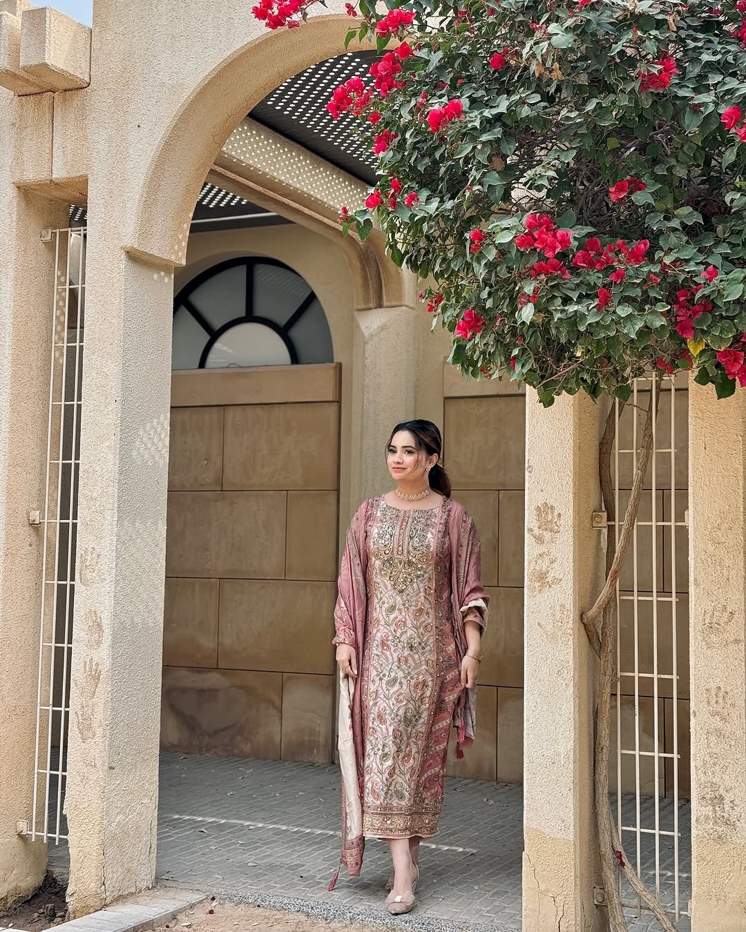 instdown-2-3 BLUSHED IN THREADS - Image 5