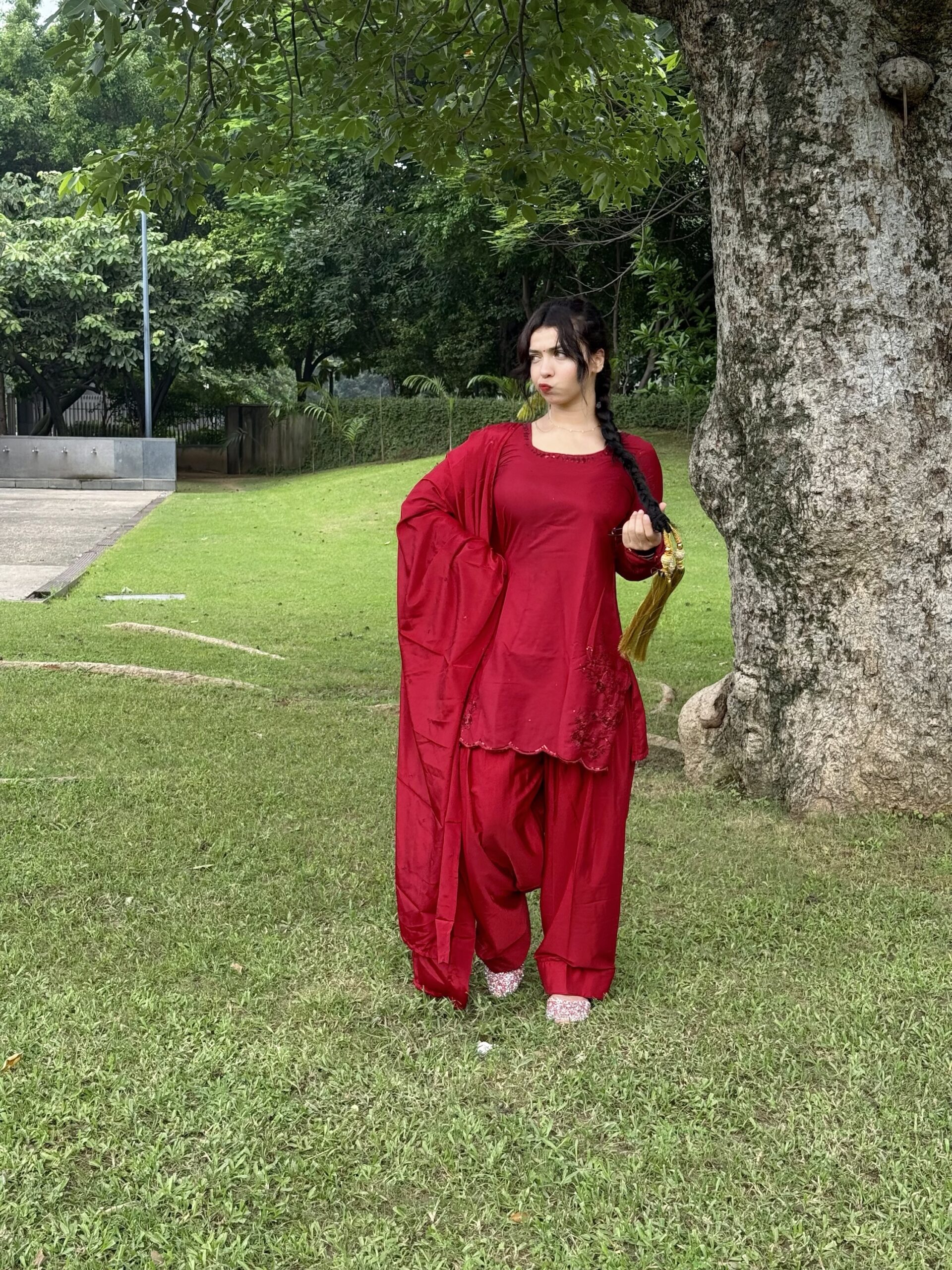 img_1649 LUXURY RED FARSHI SET - Image 4